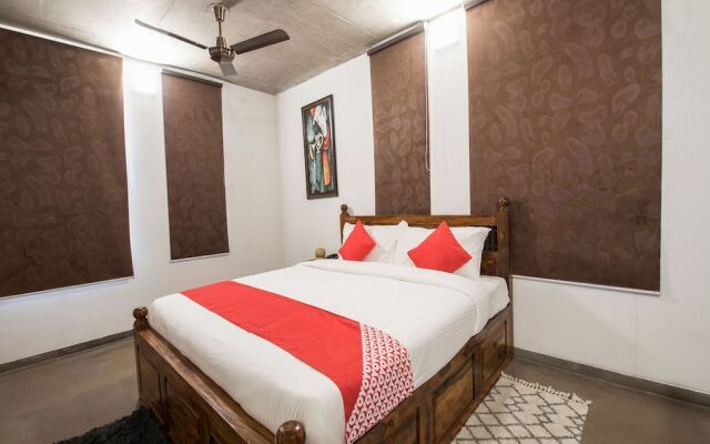 Capital O 15942 Anting Villa Hotel