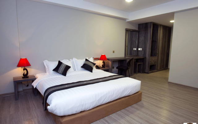 Elegant Hotel Pyi Thar Yar