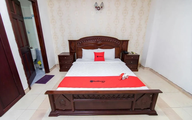 RedDoorz near 23rd September Park