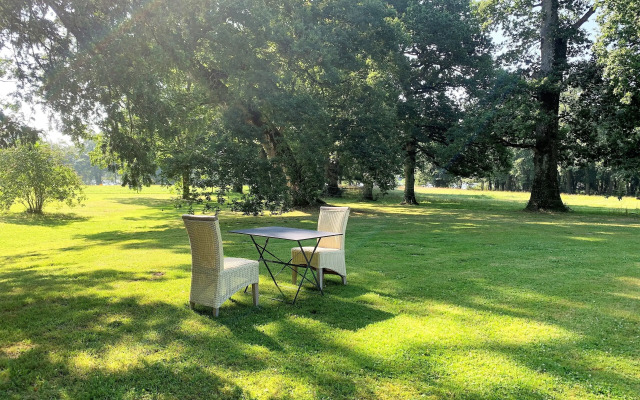 Domaine de La Briandais, a place of electromagnetic sobriety