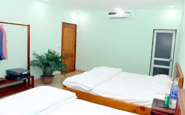 Giang Son Hostel