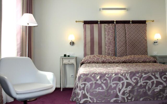 Chromatics Hotel & Restaurant The Hill Club by happyculture