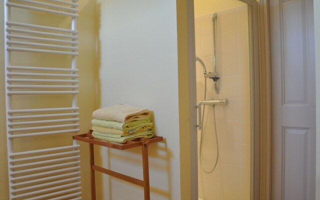 Secluded Holiday Home in Rustrel With Swimming Pool