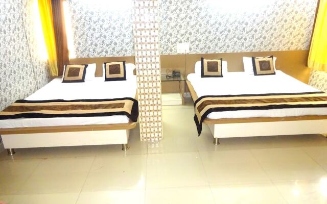Hotel Raj Palace by Sky Stays