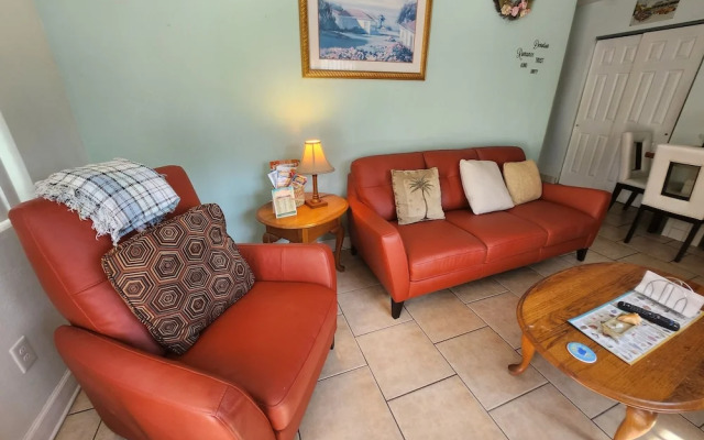 Silver Sands Motel