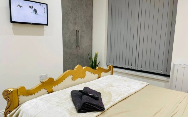 Stylish Salt Hill 2 Bed 1 Bath Apartment