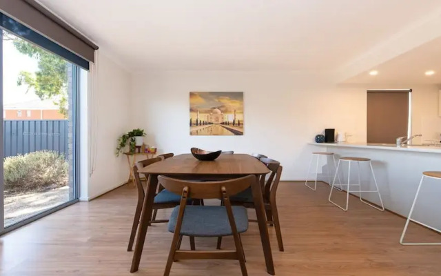 Unwind Adelaide City Condo