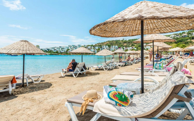 Costa Bitezhan Hotel