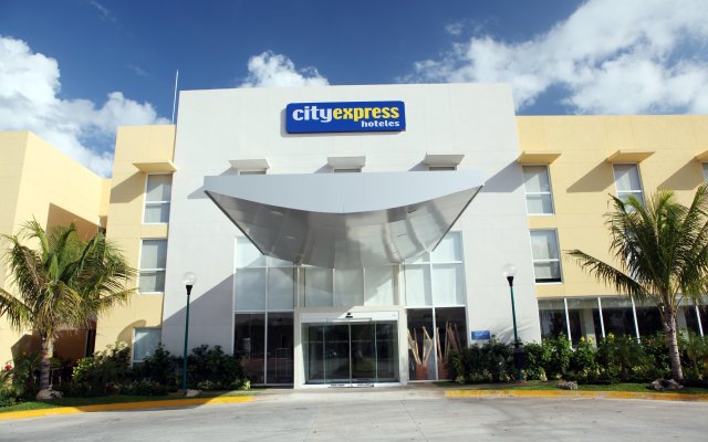 City Express Suites by Marriott Playa Del Carmen