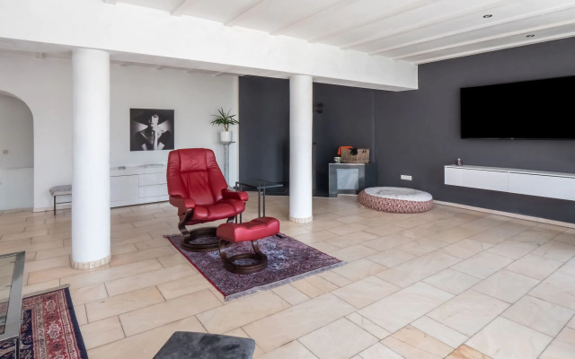 Large holiday home in Mimbach with private garden