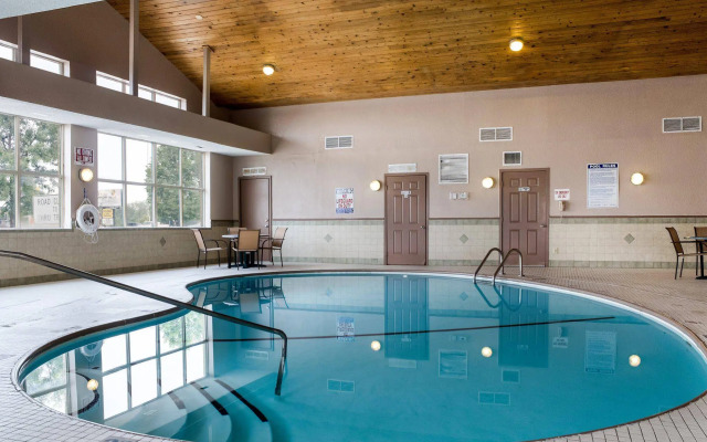 Bison Inn & Suites on University