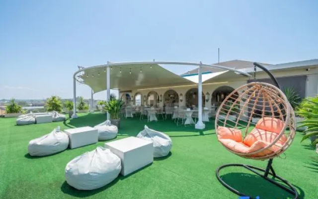 Aster Apartments 334 - 2-storey Flat w Beach Access, Pool, Gym & Sauna – Outside – Canggu