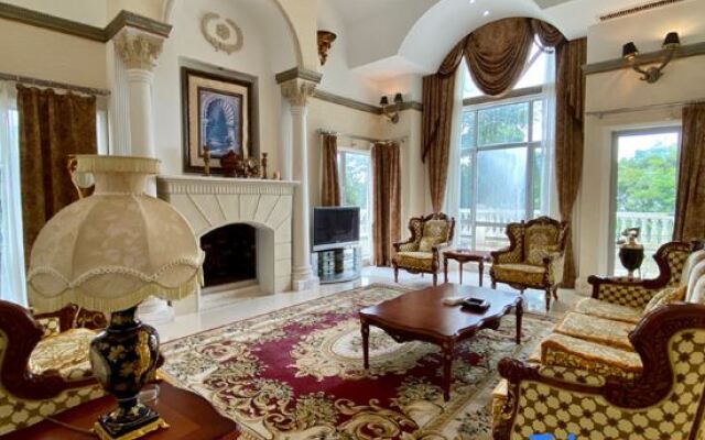 Xilei Hailu Guesthouse