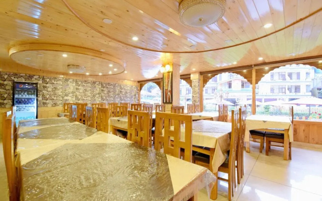 The Paramount Inn by OYO Rooms