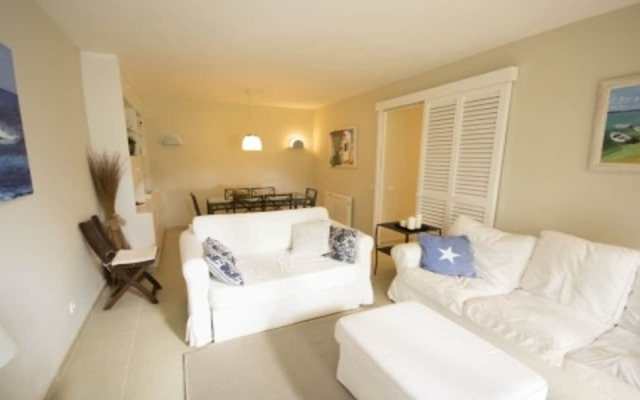 Apartment - 2 Bedrooms with Pool - 104677