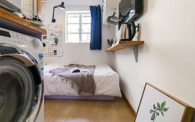 Hard Candy Apartment No.19