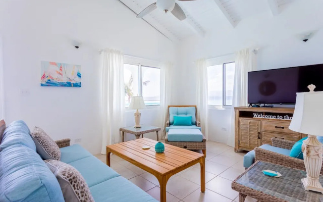 Coralito Bay Suites & Villas