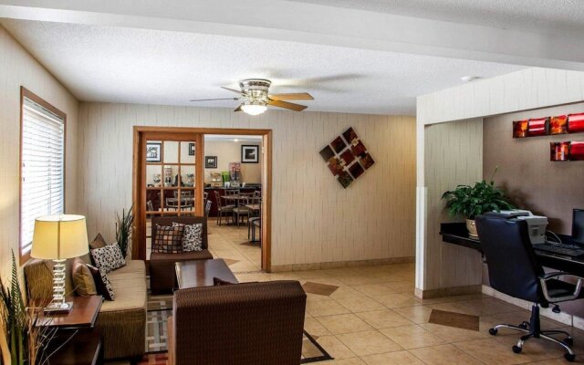 Quality Inn & Suites Davenport
