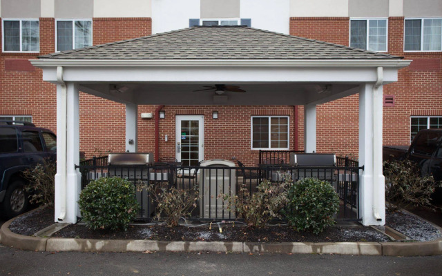 Candlewood Suites Richmond Airport by IHG