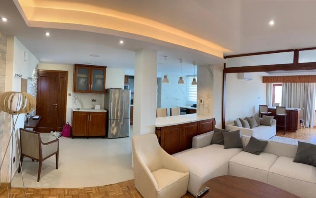 luxury 2 bed room apartment fully furnished