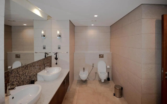 Frank Porter - Marina Residence 5