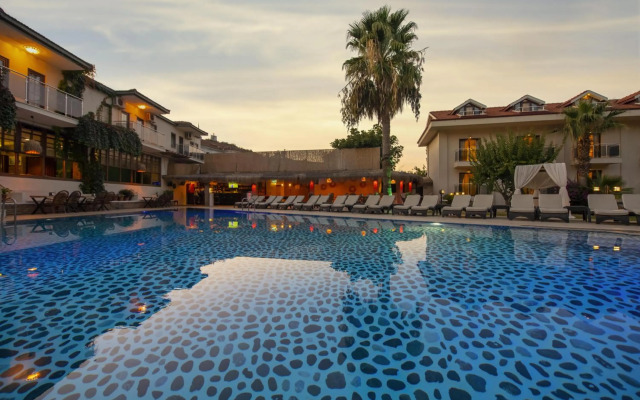 Han Deluxe Hotel