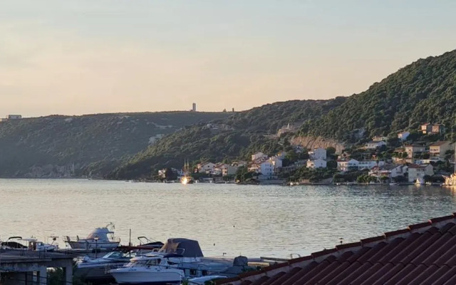 MAESTRAL-NMF