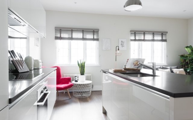 The Soho Hideout  - Modern & Bright 2BDR in Central London