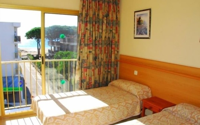 Apartamentos Pins Marina 24