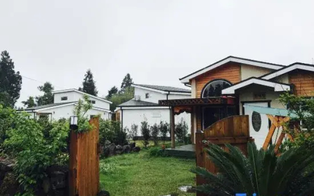 Seogwipo Jeju Woori House Pension