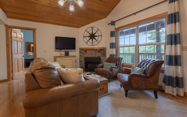 Paradise Lodge 2 Bedroom Home by RedAwning