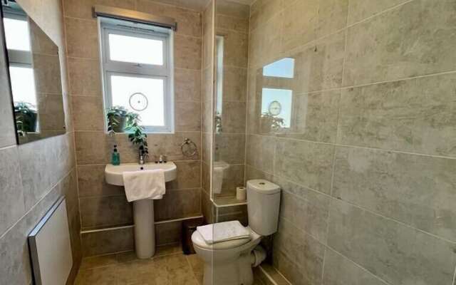 Sunny 2-Bedroom flat in Hoddesdon