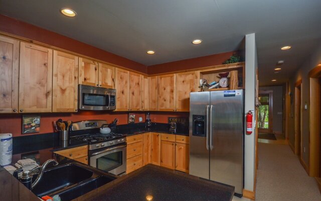 All Seasons Pass 4 Bedroom House