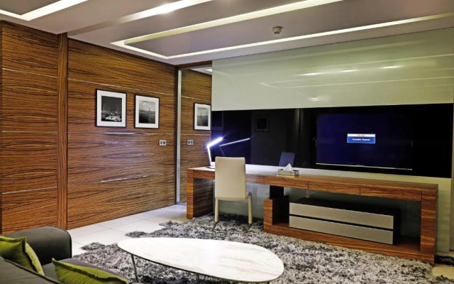 Warwick Stone 55 Hotel