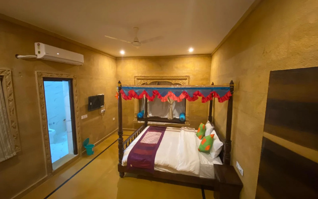 Collection O 1352 Hotel Desert Moon