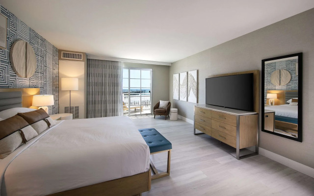 Inn at the Pier Pismo Beach, Curio Collection by Hilton