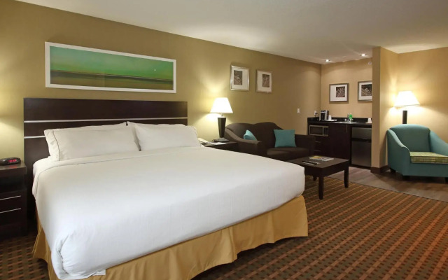 Holiday Inn Express & Suites - Vernon by IHG
