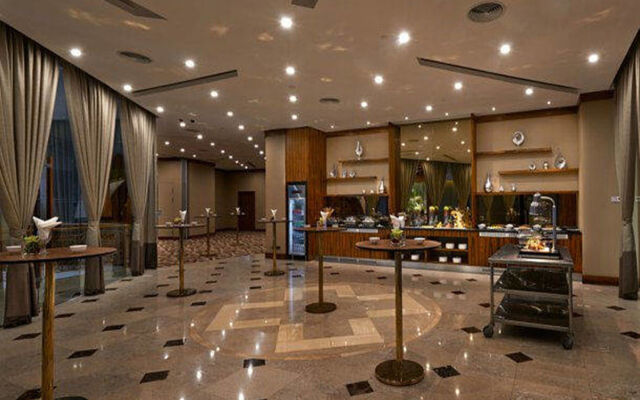 Renaissance Kuala Lumpur Hotel & Convention Centre