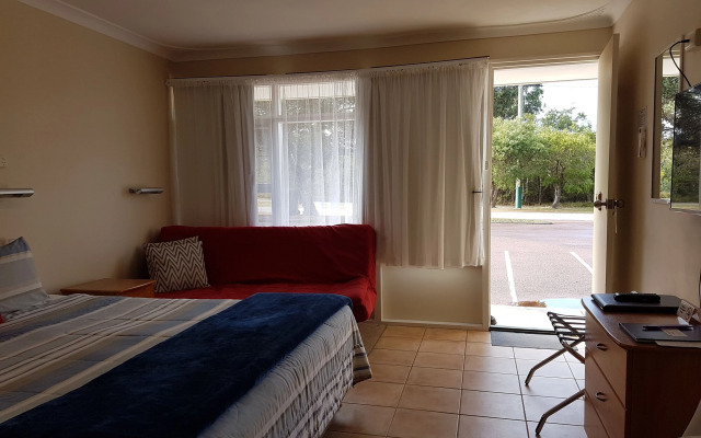 Emu Point Motel