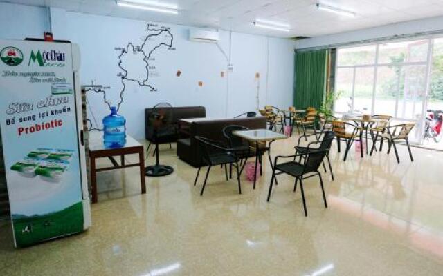 Giang Son Hostel