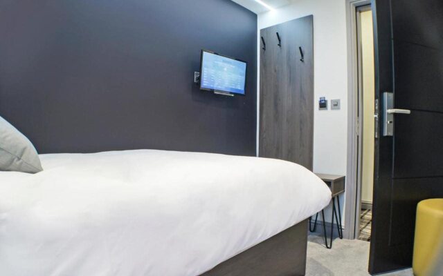 OYO Tamworth Arms Boutique Pub & Hotel