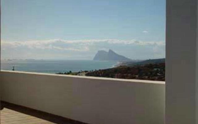3 bed Penthouse great views