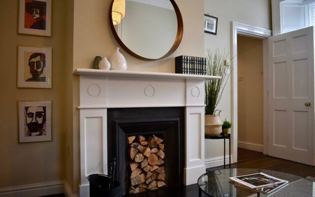 Newly Refurbished 2 Bedroom Townhouse in Dublin 4