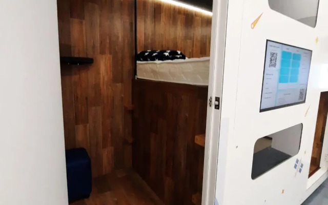 RecoRoom Capsule Hotel (RecoRum) Artyom