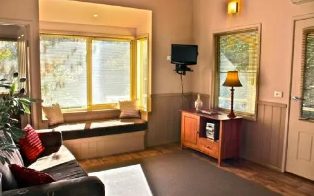 Autumn Leaf Cottage 1