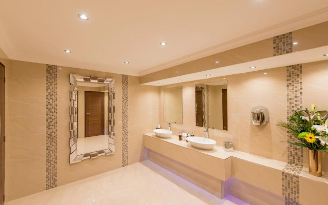 The Victoria Hotel & Source Spa
