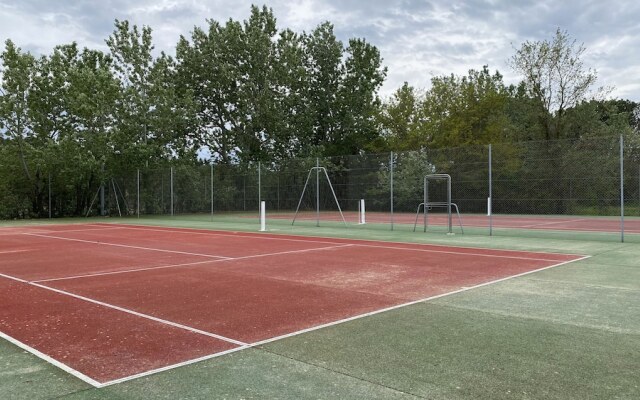 Logis Hostellerie Domaine De La Reynaude