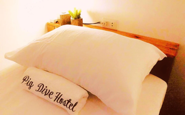 Pig Dive Hostel