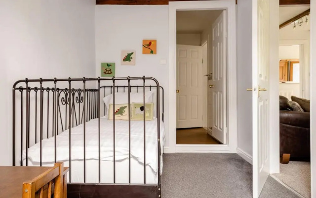 Oldmill-2bed-sleeps6-hottub-privategarden