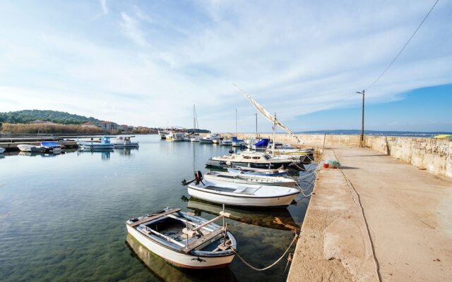 Spacious Apartment in Banj With Terrace